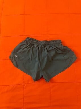 Lululemon Shorts Womens 4 Green Gym Athletic Activewear Running Sportswear